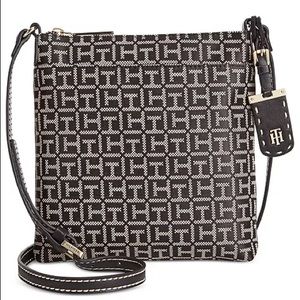 TOMMY HILFIGURE CROSSBODY BAG